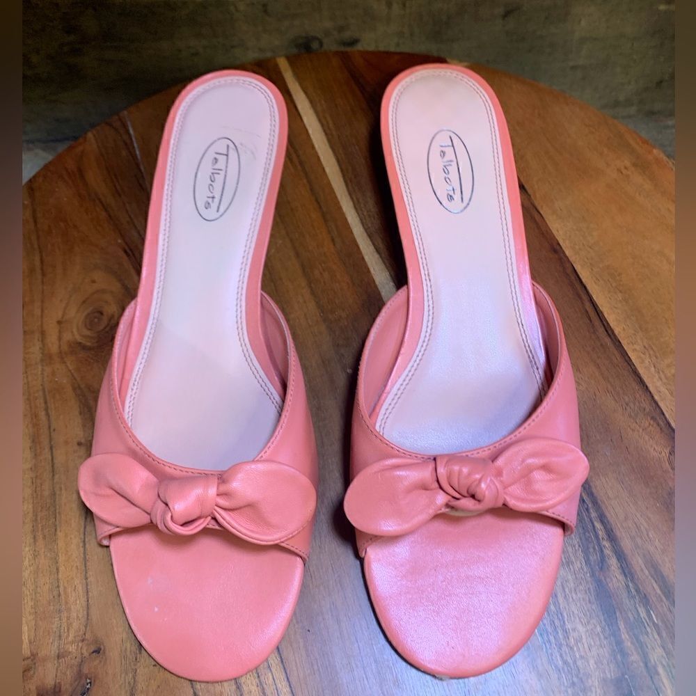 Talbots womens sandals. Inv 5668